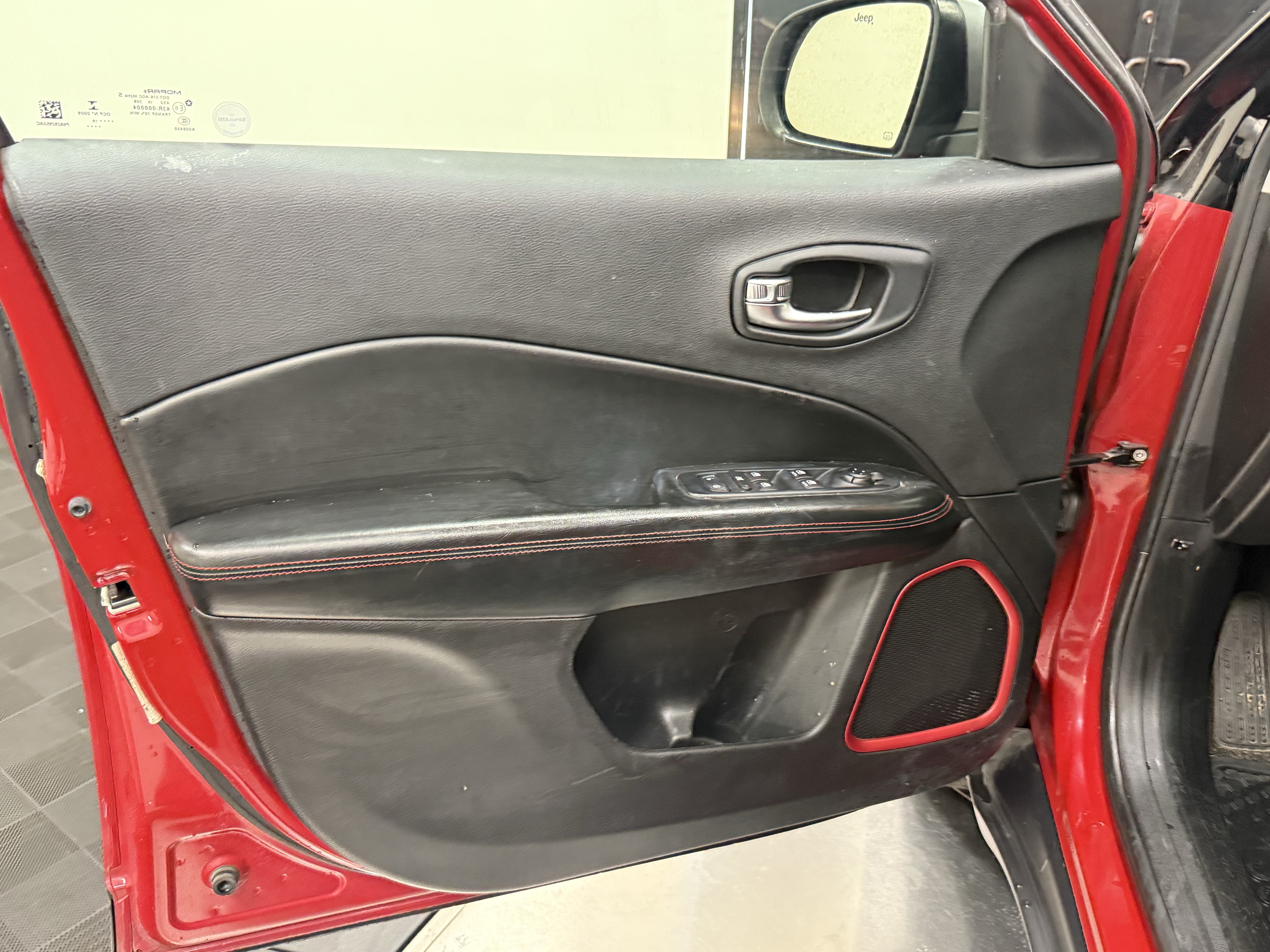 Used 2019 Jeep Compass Trailhawk AWD/4WD image 10
