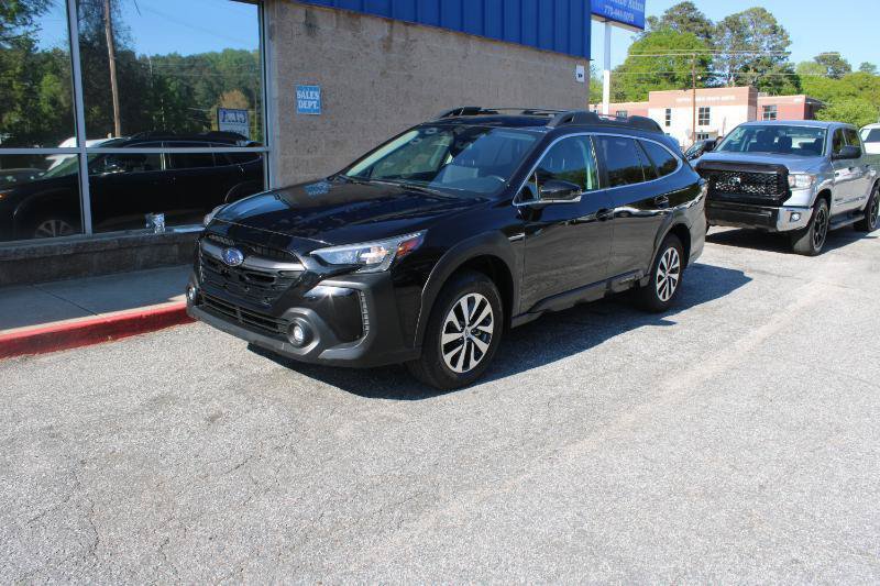 Used 2023 Subaru Outback Premium AWD/4WD image 2