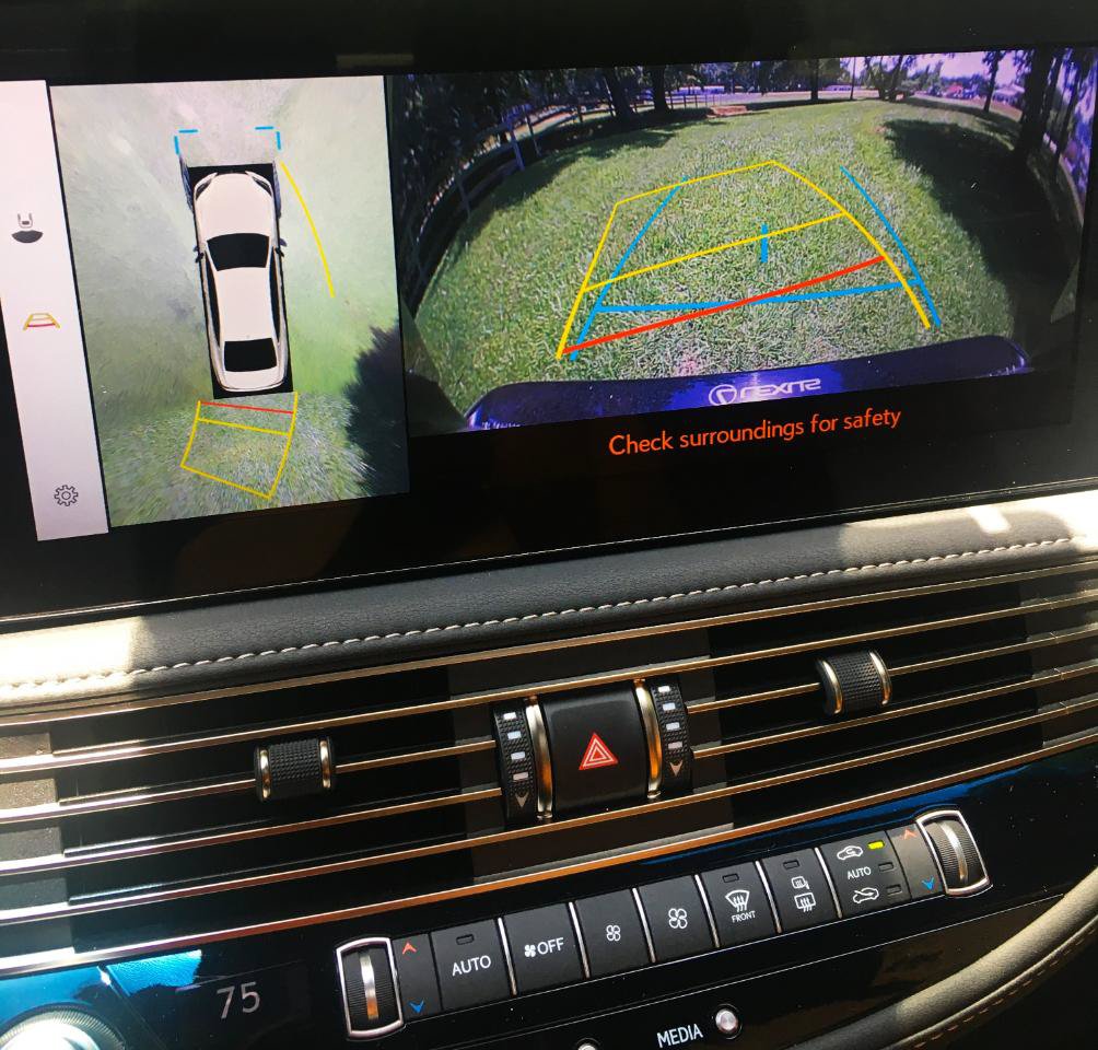 Used 2023 Lexus LS 500 w/ Interior Upgrade Package RWD image 12