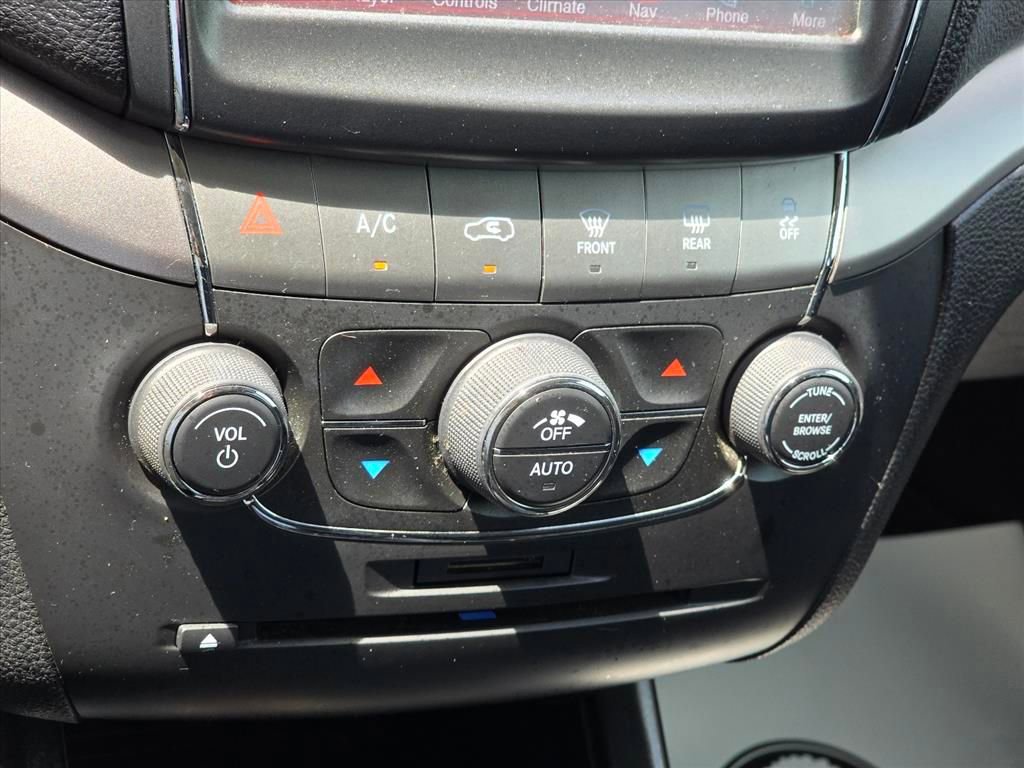 Used 2019 Dodge Journey Crossroad w/ Nav & Sun Group FWD image 20