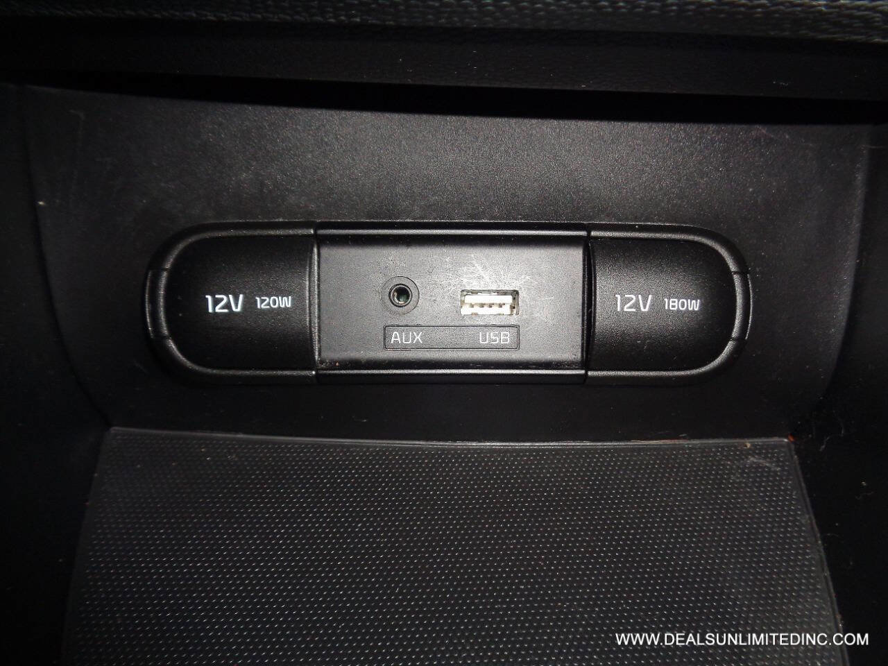 Used 2019 Kia Soul FWD image 12