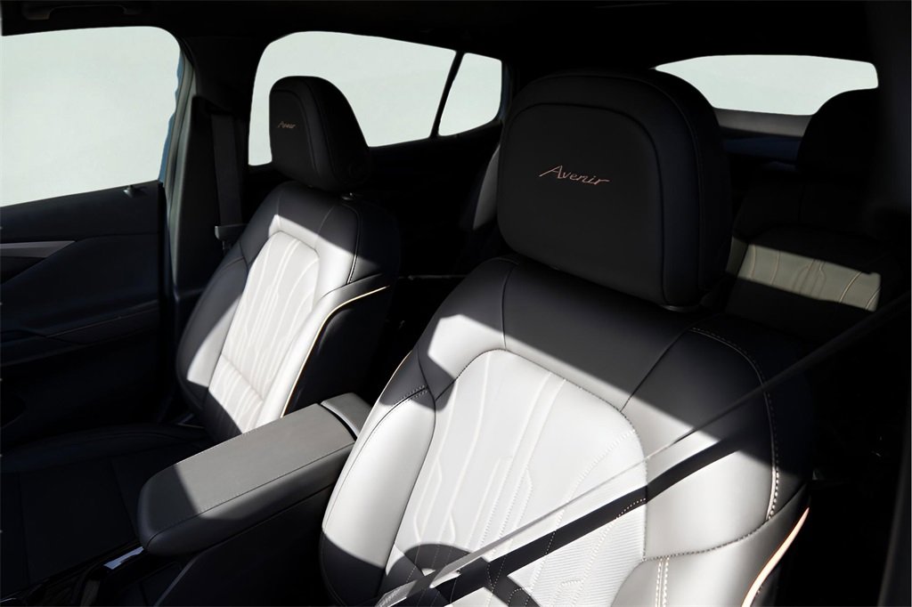 New 2026 Buick Envista Avenir image 10