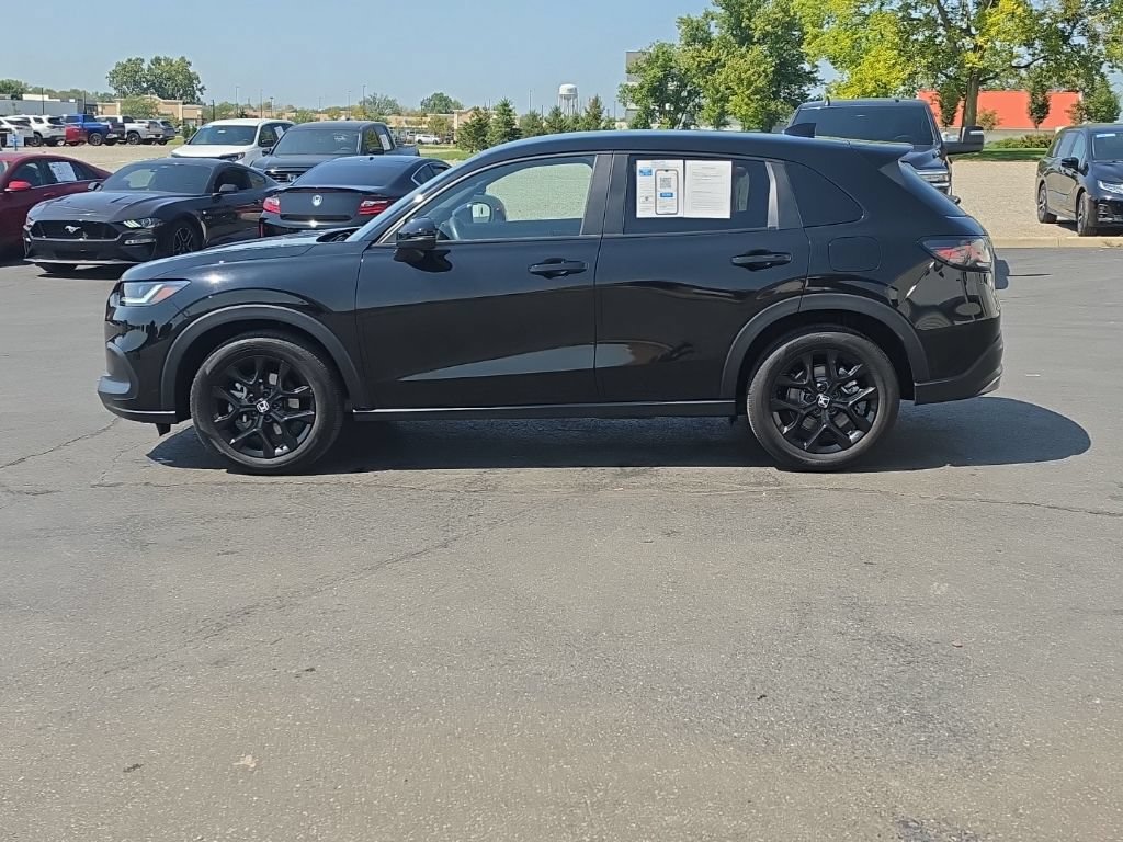 Used 2025 Honda HR-V Sport image 4