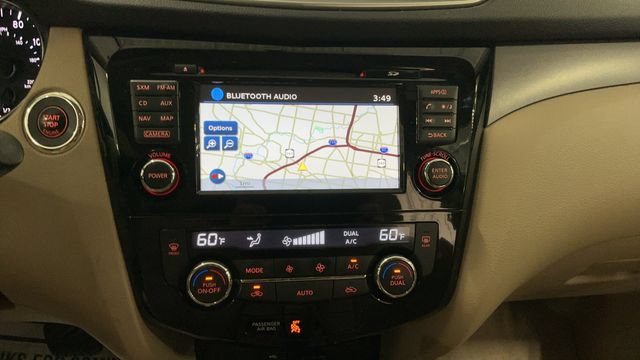 Used 2015 Nissan Rogue SV w/ SV Premium Package FWD image 17