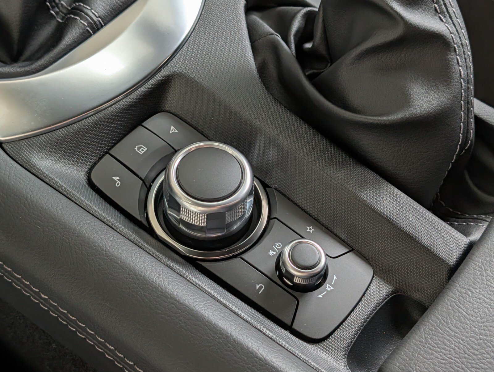 New 2026 MAZDA MX-5 Miata Club w/ Weather Package RWD image 23