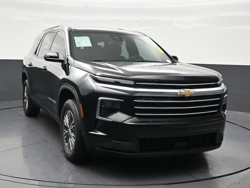 Used 2026 Chevrolet Traverse LT FWD image 8