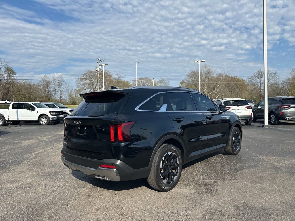 Used 2024 Kia Sorento S w/ Panoramic Sunroof Package image 3