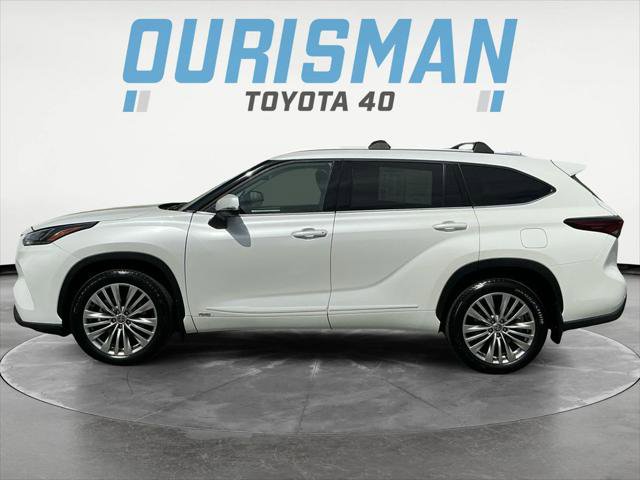 Certified 2025 Toyota Highlander Platinum AWD/4WD image 4
