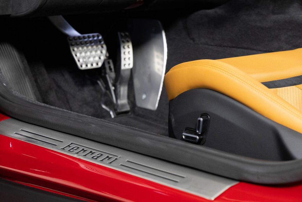 Used 2024 Ferrari Roma Spider image 34