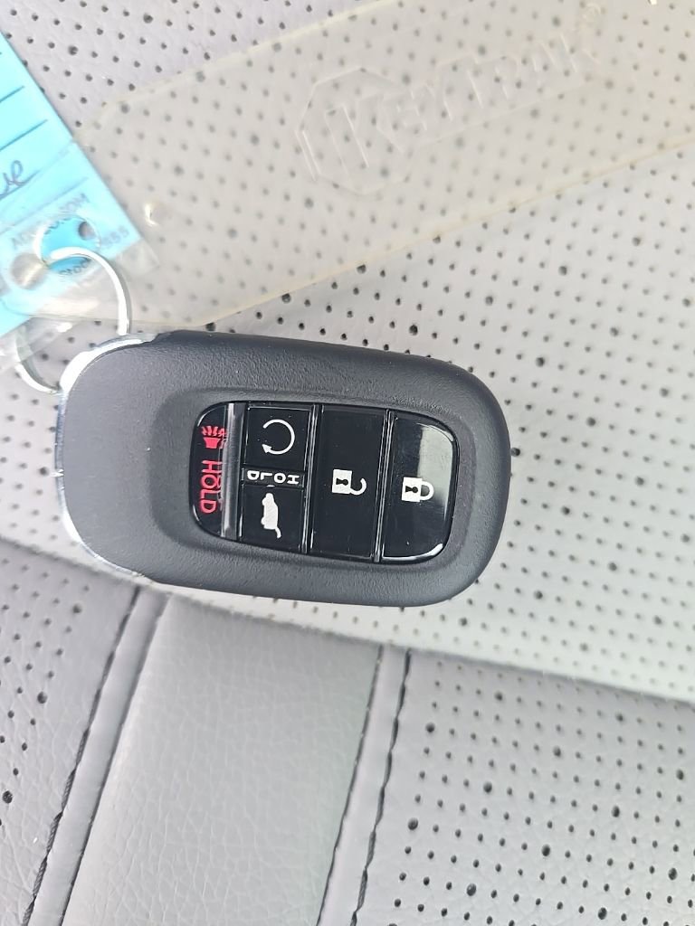 Used 2024 Honda Pilot Elite image 35