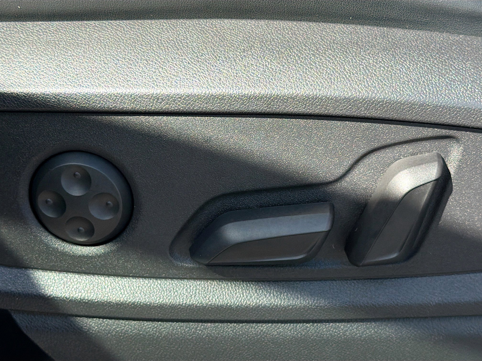 Used 2023 Audi SQ5 Prestige w/ Prestige Package image 25