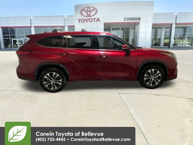 Used 2020 Toyota Highlander XLE image 9