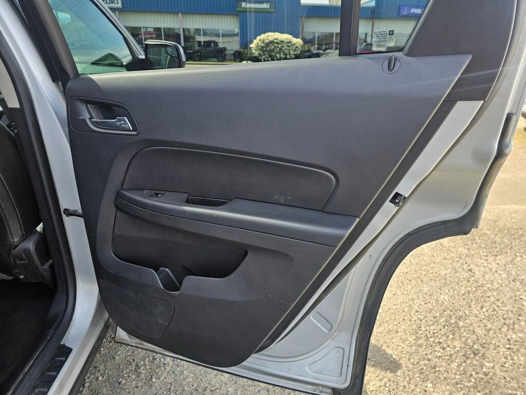 Used 2014 GMC Terrain SLT w/ Safety Package AWD/4WD image 14
