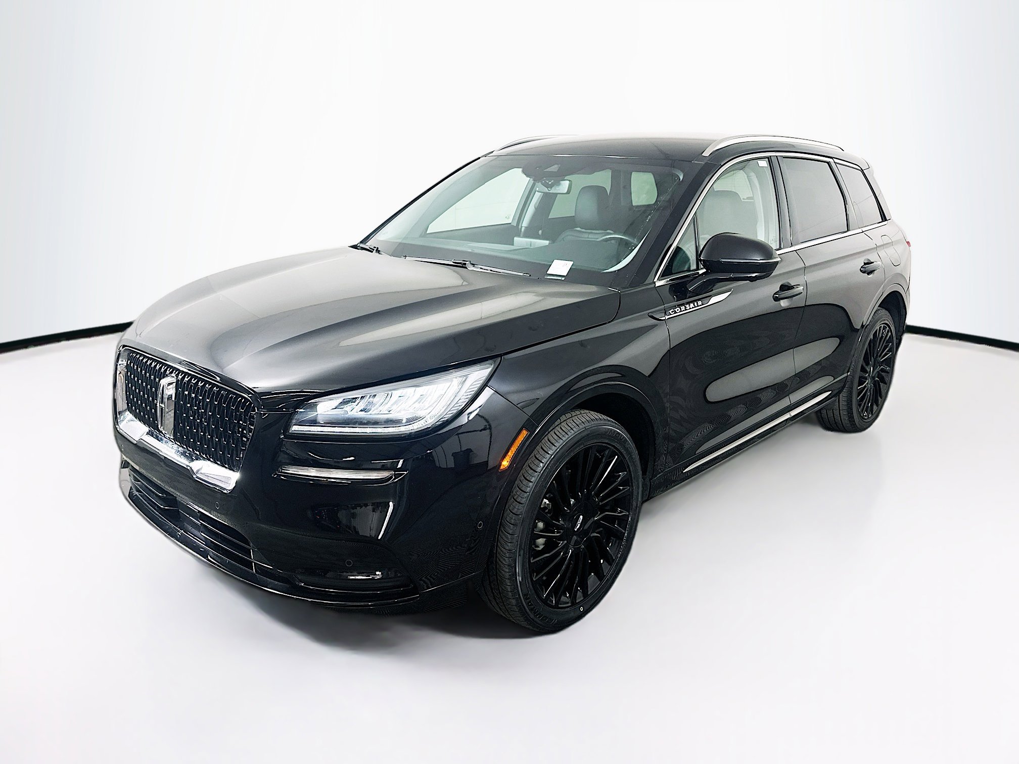 Used 2022 Lincoln Corsair Reserve image 3