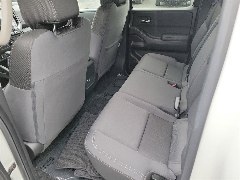 Used 2025 Nissan Frontier SV image 25