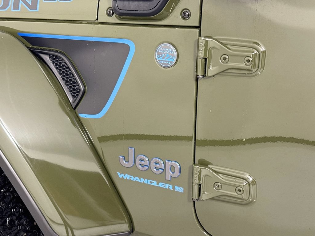 Used 2023 Jeep Wrangler Unlimited Rubicon 4xe AWD/4WD image 9