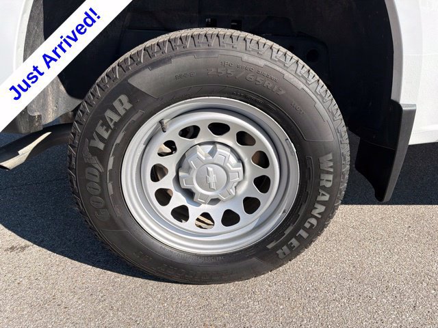 Used 2024 Chevrolet Colorado W/T w/ Safety Package RWD image 19