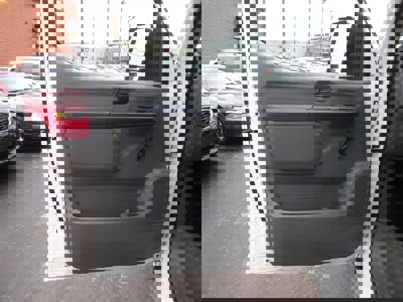 Used 2016 Nissan NV 3500 S image 17