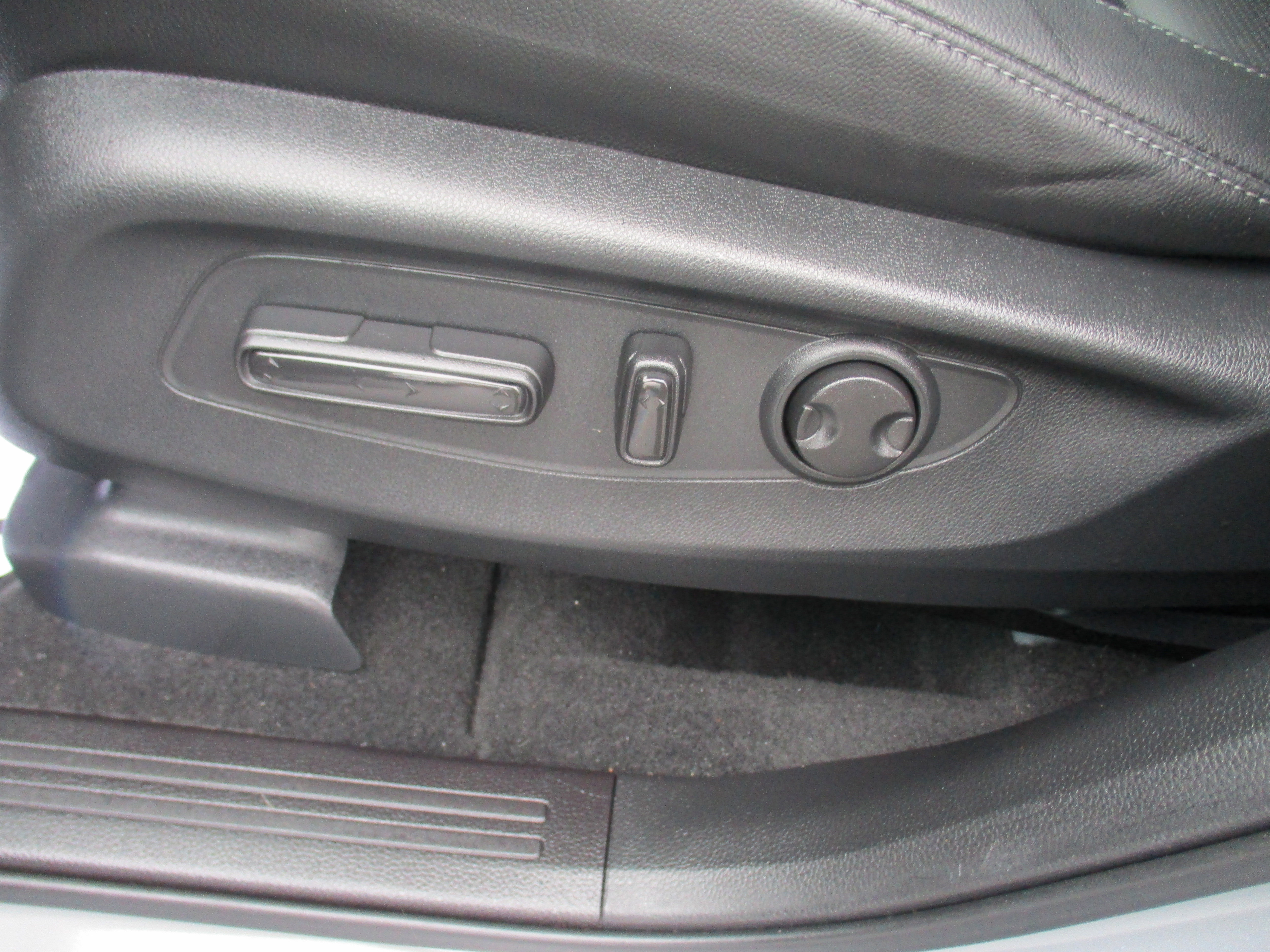 Certified 2025 Honda CR-V EX-L image 16