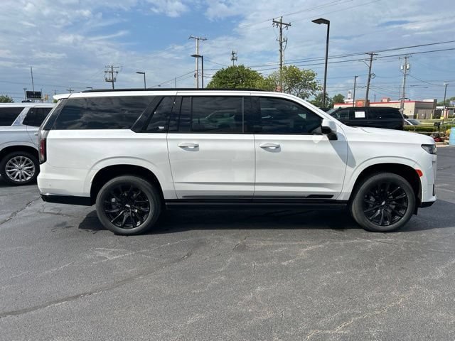 Certified 2023 Cadillac Escalade ESV Sport w/ LPO, ONYX Package AWD/4WD image 5