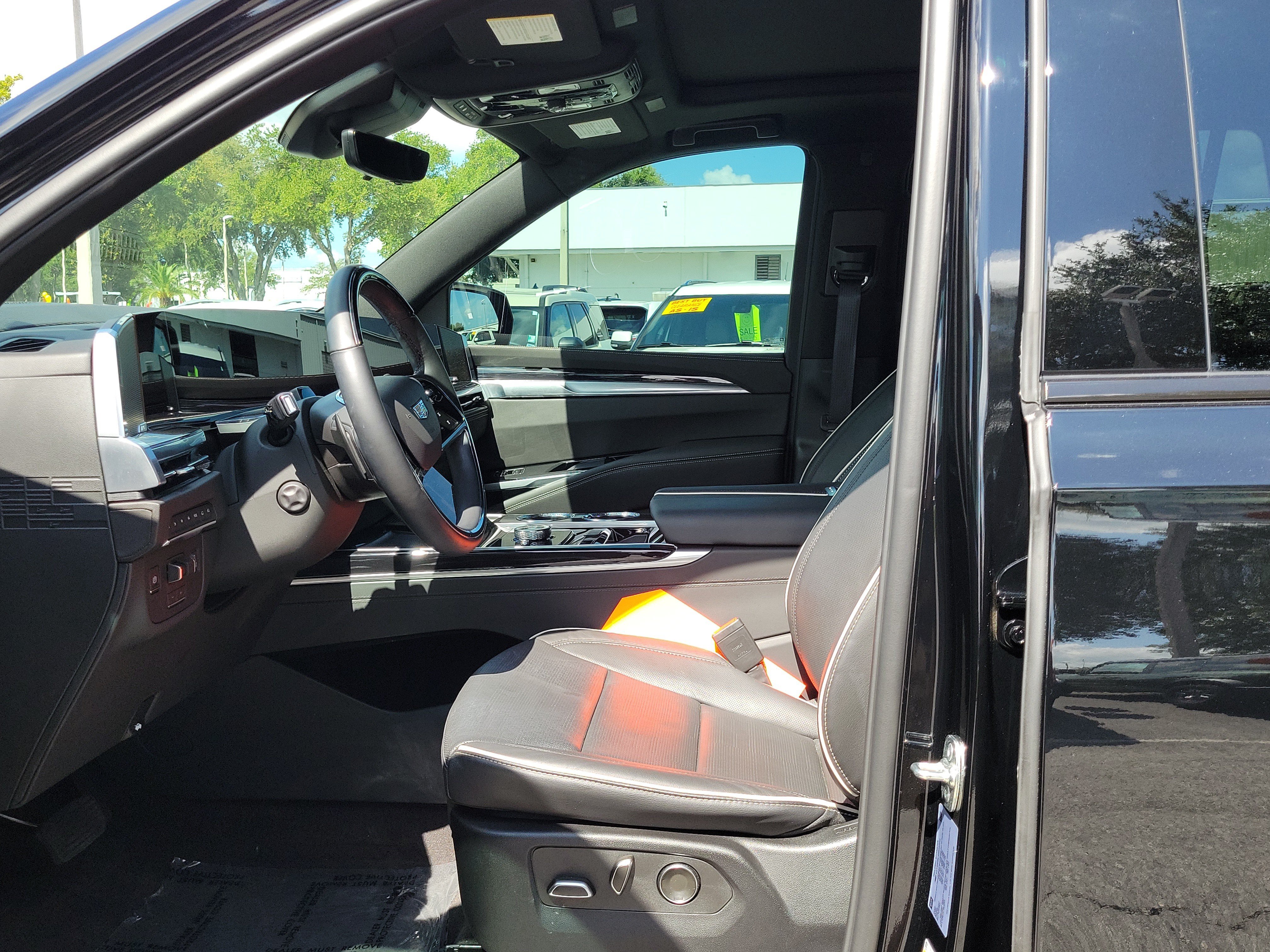 Used 2025 Cadillac Escalade Sport w/ Touring Package AWD/4WD image 21