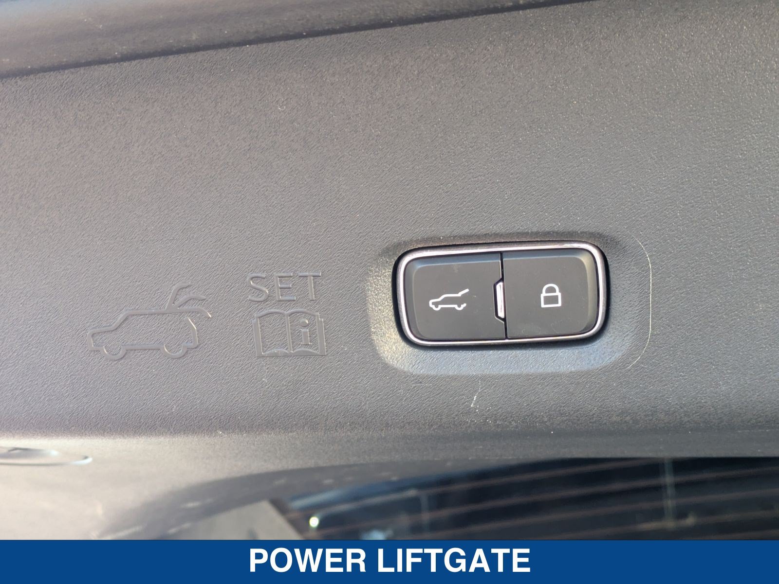 Used 2025 Ford Expedition Active AWD/4WD image 14