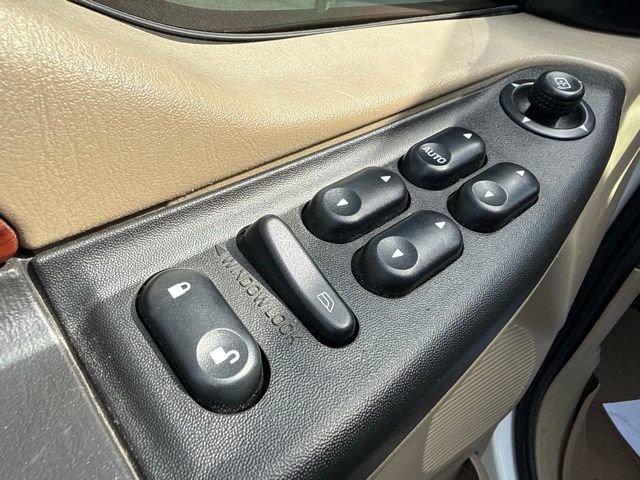 Used 2006 Ford F350 4x4 Crew Cab DRW Super Duty image 14