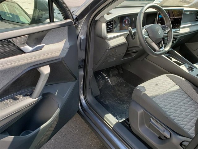 New 2025 Volkswagen Tiguan S image 6