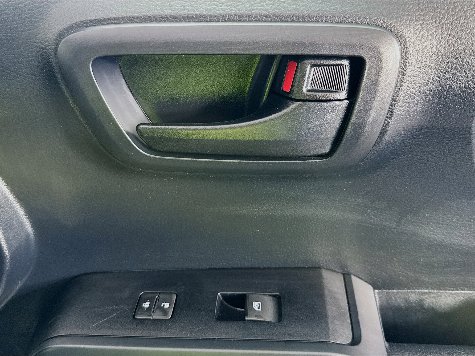 Used 2019 Toyota Tacoma SR image 27