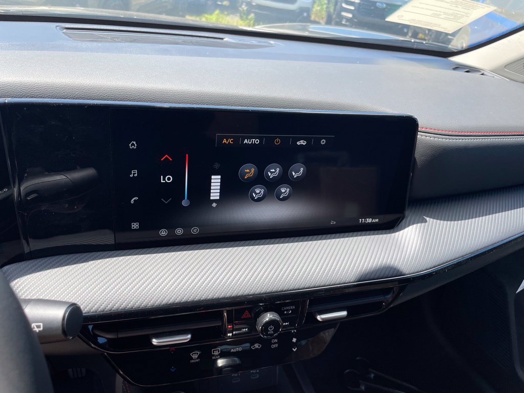 New 2026 Nissan Kicks SR AWD/4WD image 13