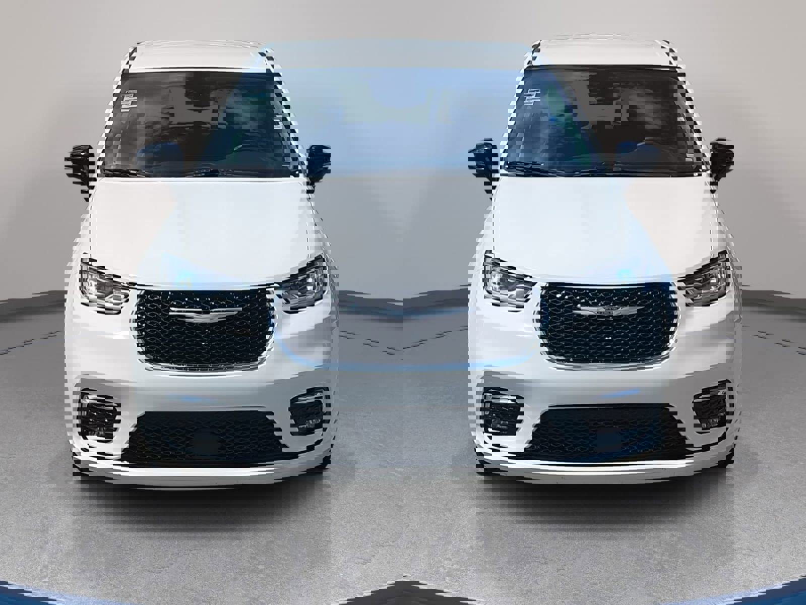 Used 2024 Chrysler Pacifica Select image 2