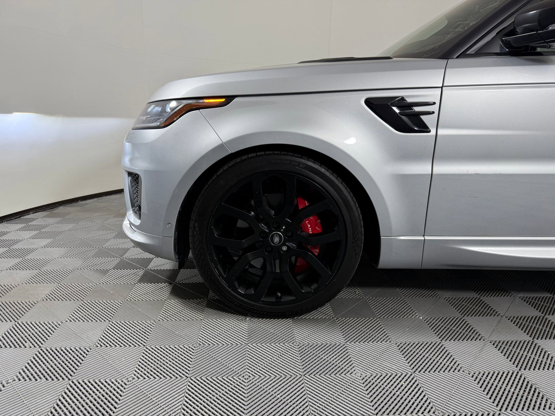 Used 2020 Land Rover Range Rover Sport HSE Dynamic image 12