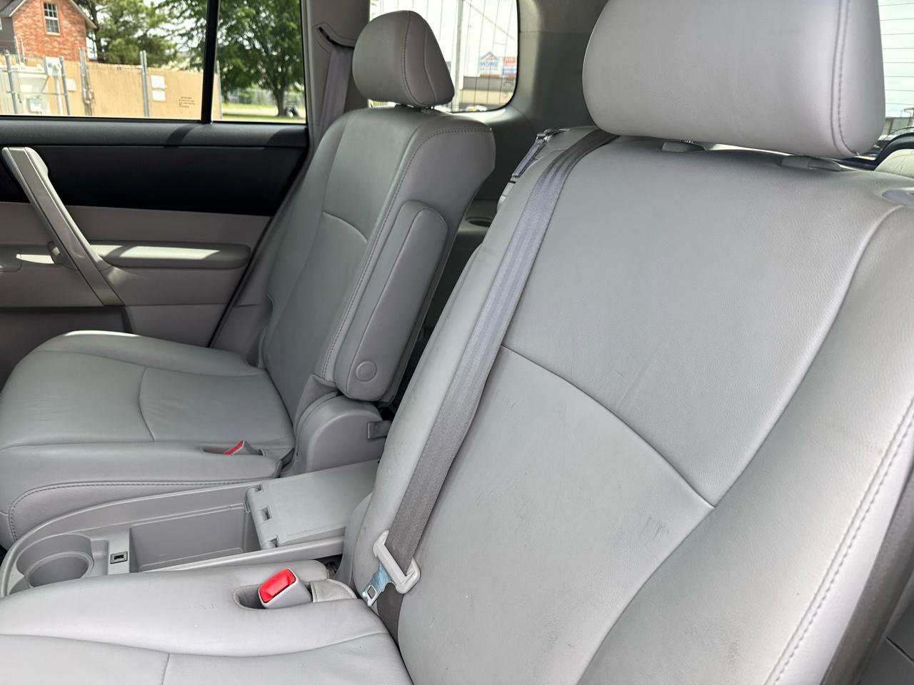 Used 2012 Toyota Highlander SE FWD image 46