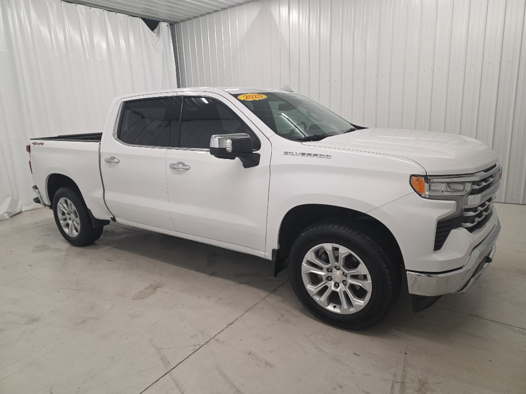 Used 2023 Chevrolet Silverado 1500 LTZ image 3