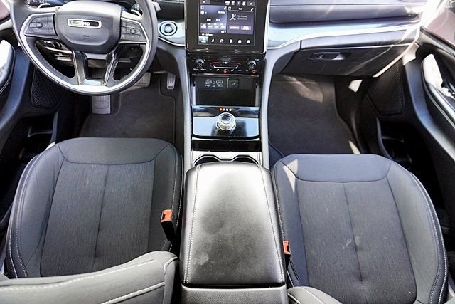 Used 2023 Jeep Grand Cherokee L Laredo RWD image 21