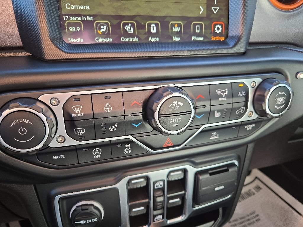 Used 2023 Jeep Gladiator Mojave w/ Cold Weather Group AWD/4WD image 65