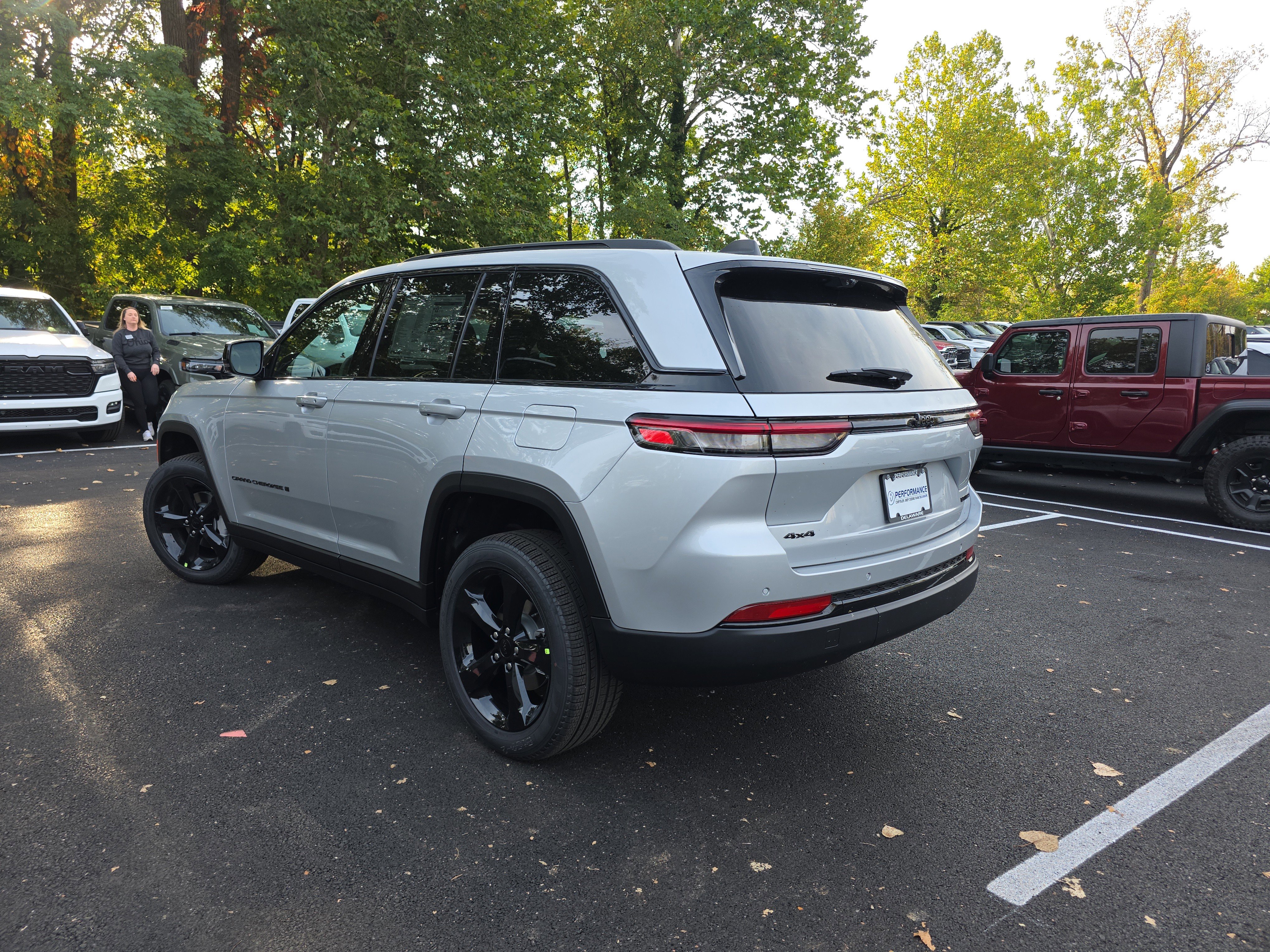 New 2025 Jeep Grand Cherokee Limited w/ Luxury Tech Group II image 18
