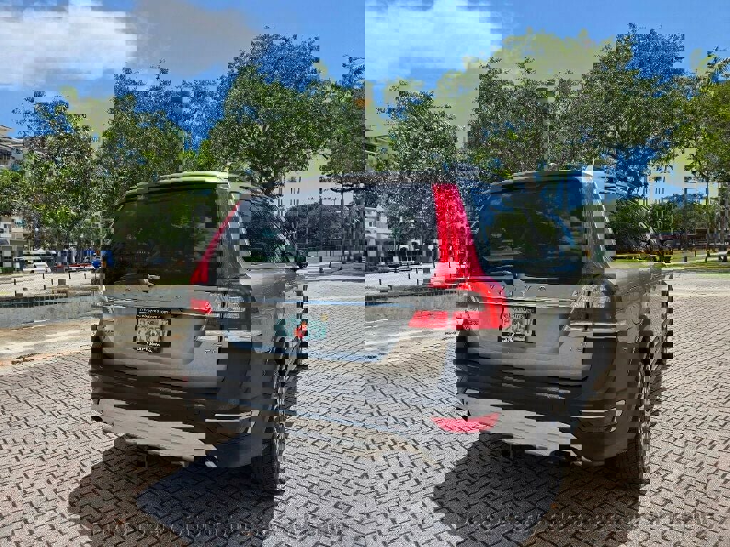 Used 2015 Volvo XC70 T5 Premier w/ Proximity Package FWD image 10