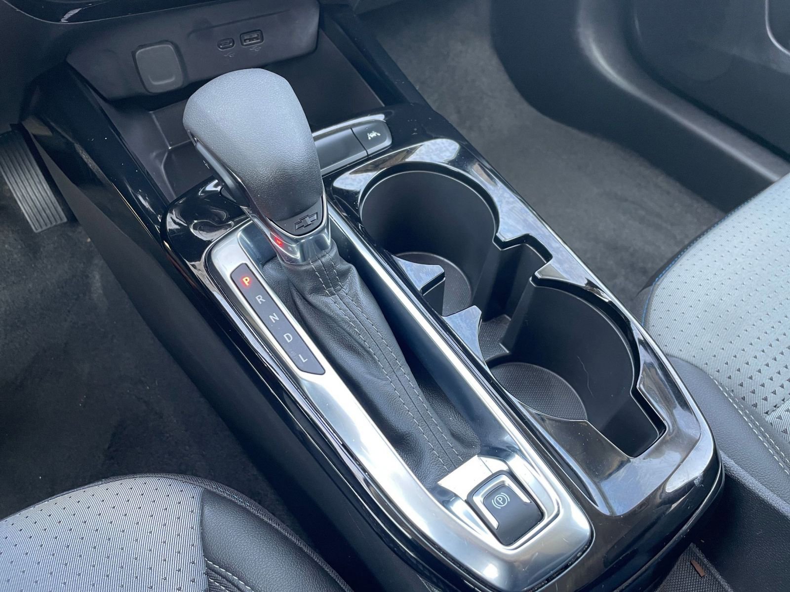 Used 2025 Chevrolet Trax LT w/ LT Convenience Package image 39