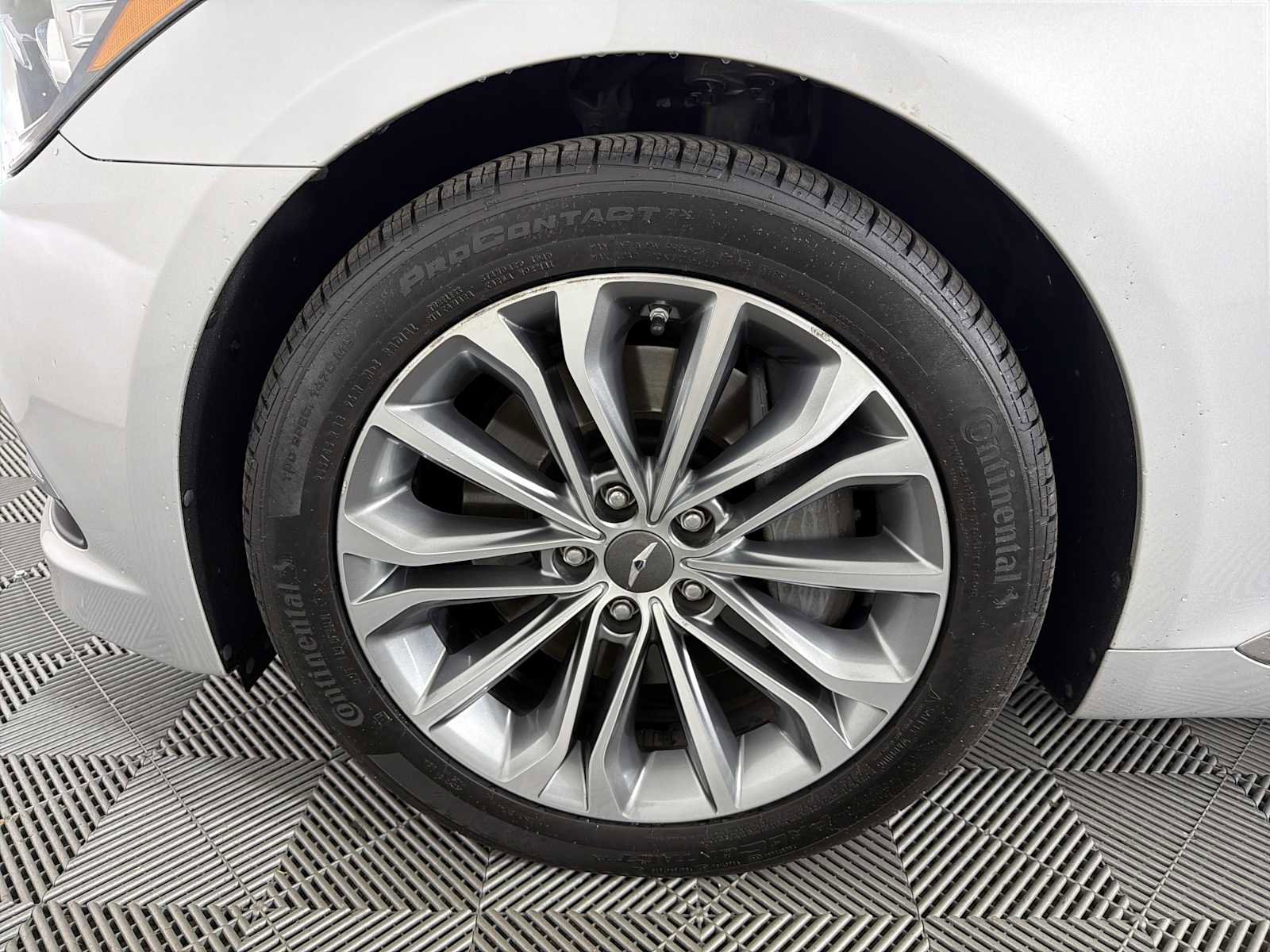 Used 2017 Genesis G80 3.8 image 9