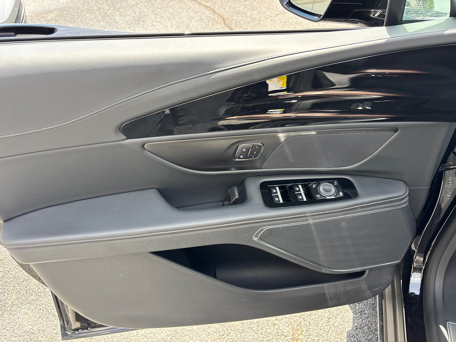 New 2026 Lincoln Nautilus Premier AWD/4WD image 11