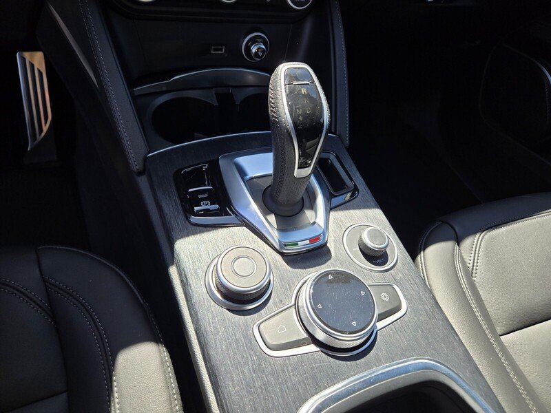 Used 2023 Alfa Romeo Stelvio Sprint AWD/4WD image 22