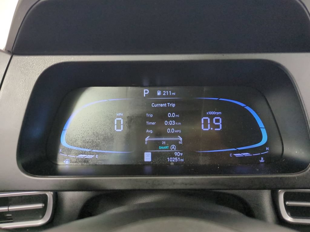 Used 2025 Hyundai Elantra SE FWD image 32