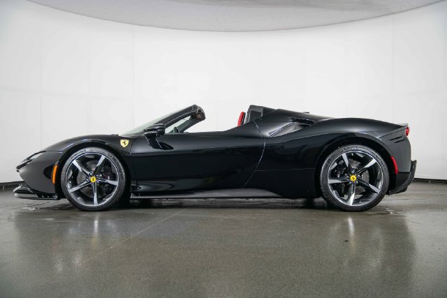 Used 2024 Ferrari SF90 Spider AWD/4WD image 5
