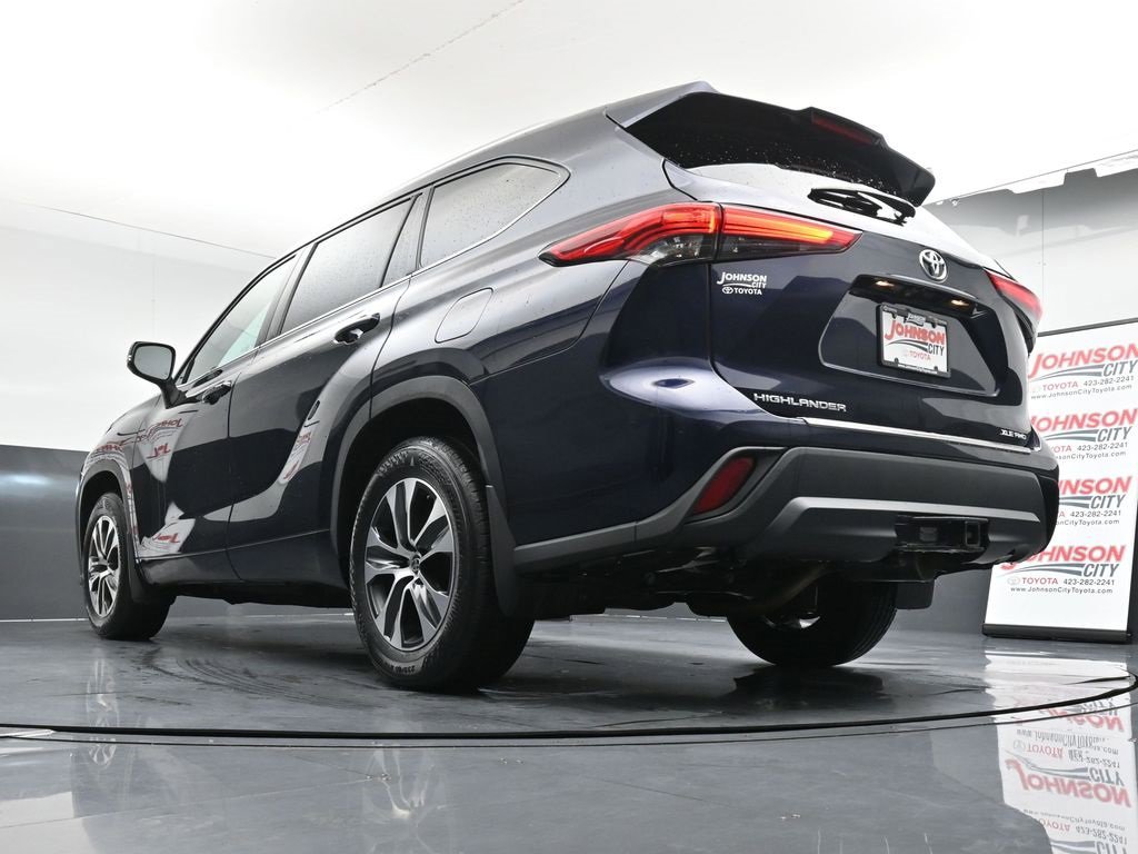 Used 2020 Toyota Highlander XLE image 38
