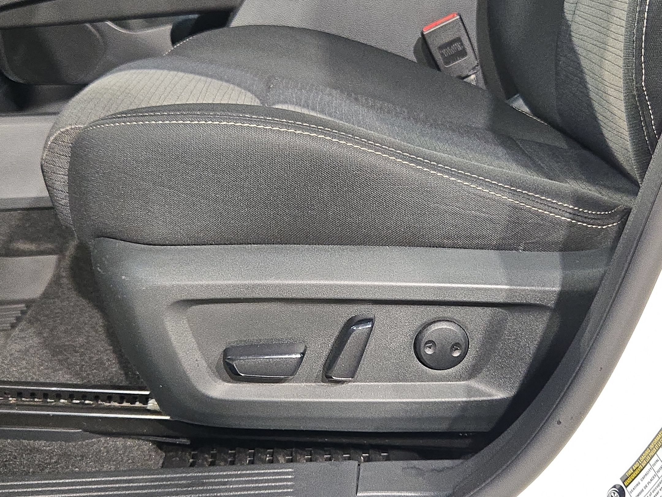 Used 2023 Nissan Rogue SV FWD image 23