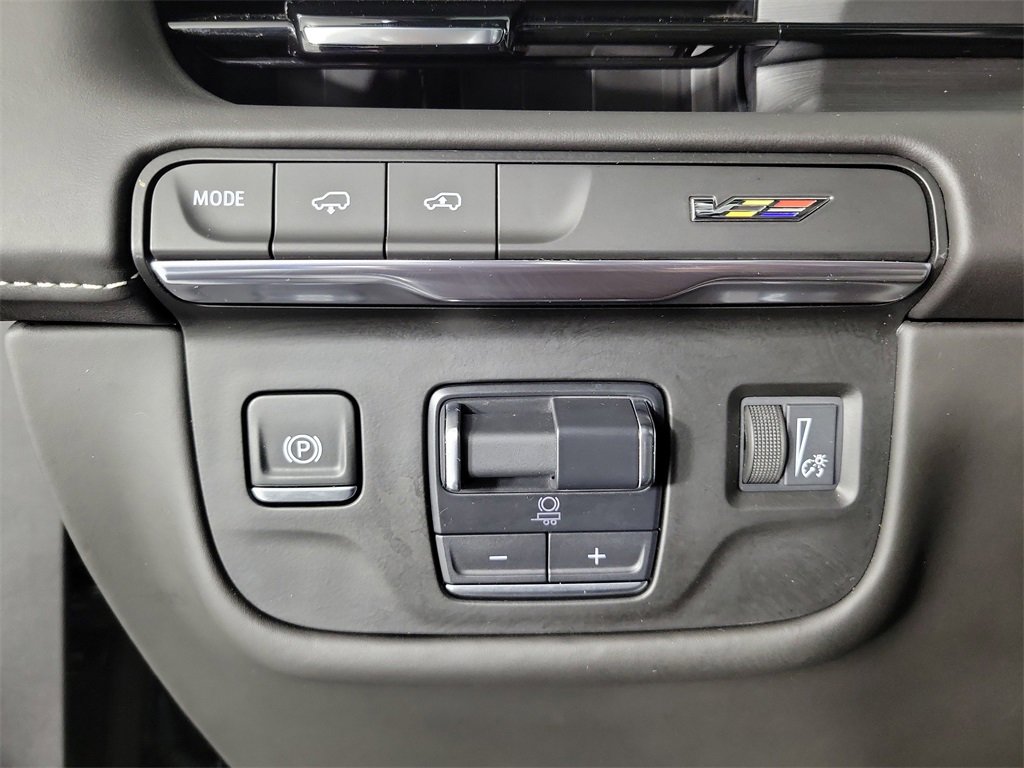 Certified 2024 Cadillac Escalade V w/ Heavy-Duty Trailer Package image 33