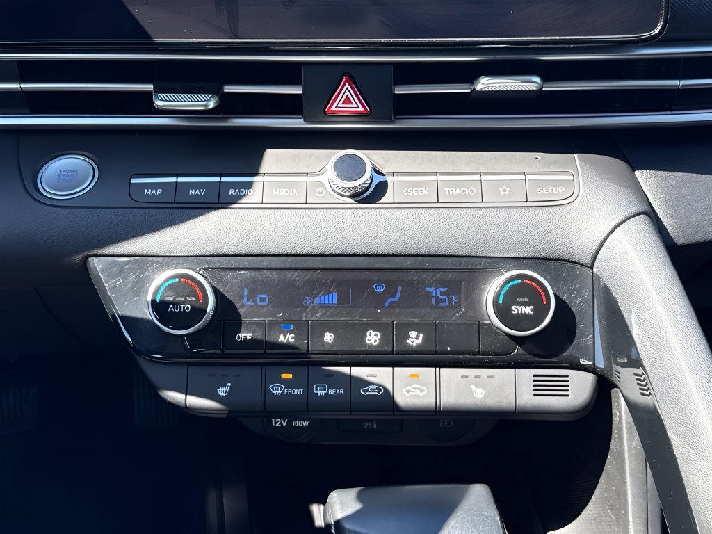 Used 2025 Hyundai Elantra SEL FWD image 18