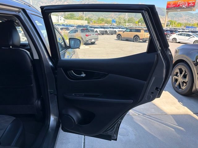 Used 2022 Nissan Rogue Sport SV w/ Technology Package AWD/4WD image 30