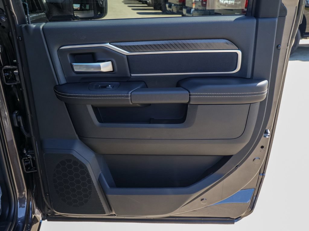 New 2026 RAM 3500 Big Horn AWD/4WD image 18